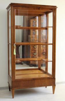 Display Cabinet - walnut veneer - 1820